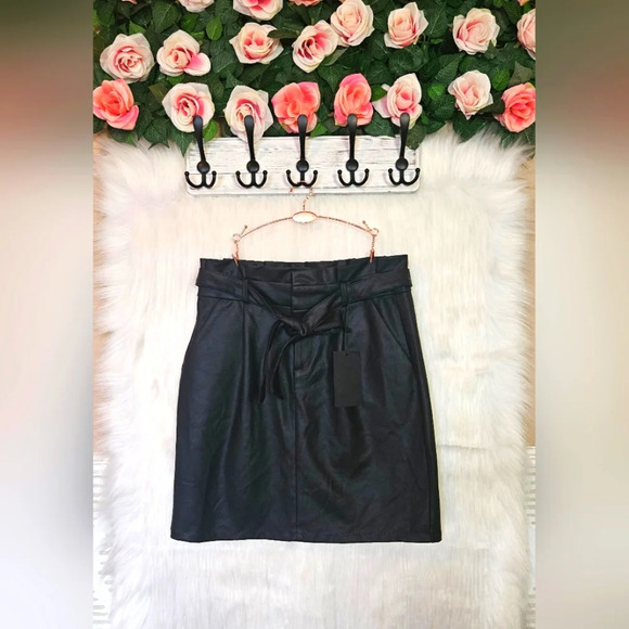 Vero Moda Eva Paperbag Waist Coated Mini Skirt - Picture 6 of 11